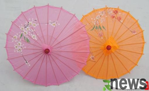Matching and maintenance methods of imitation silk umbrellas